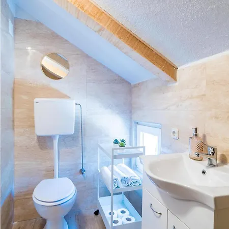 2 Bedroom Lovely In Gruda