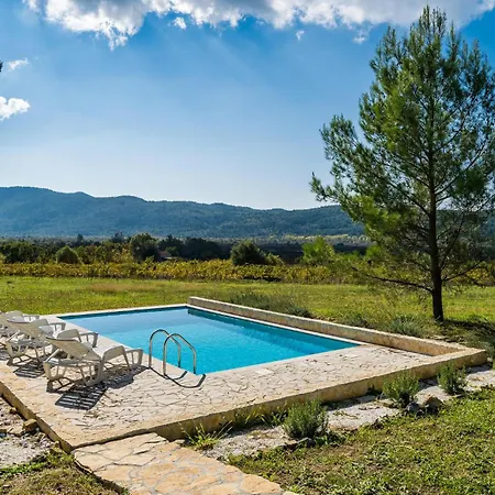 2 Bedroom Lovely In