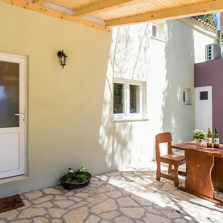 2 Bedroom Lovely In *